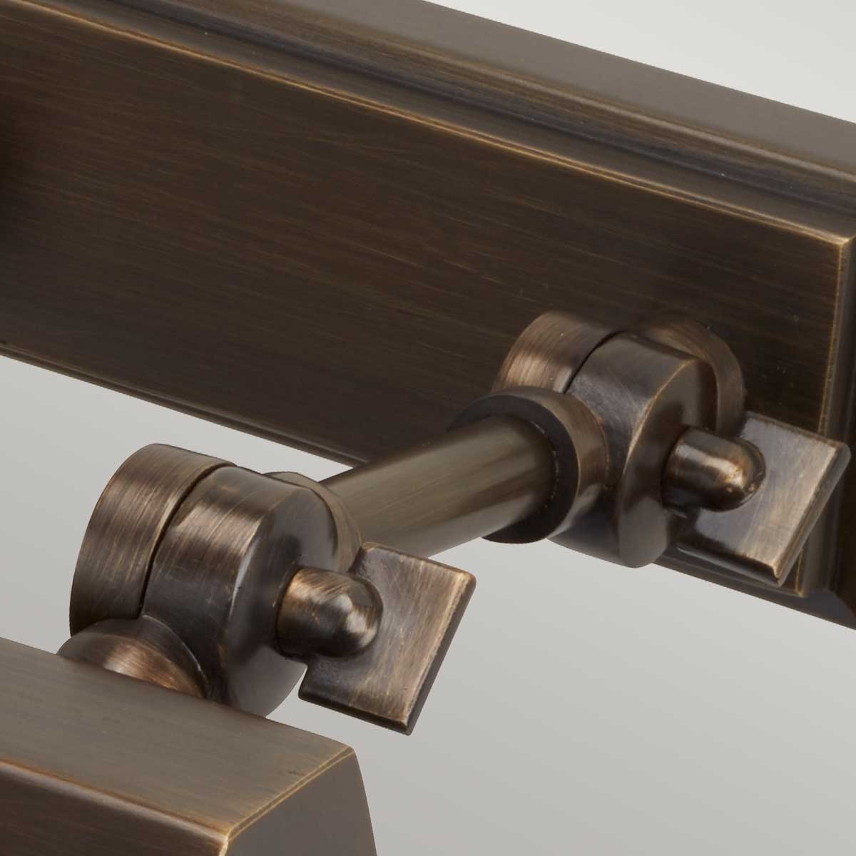Chawtown 18cm Bronse Fra Elstead Lighting - Chawton er en elegant bildelampe laget av stål med en stilig finish i mørk bronse som gir et klassisk og tidløst uttrykk.