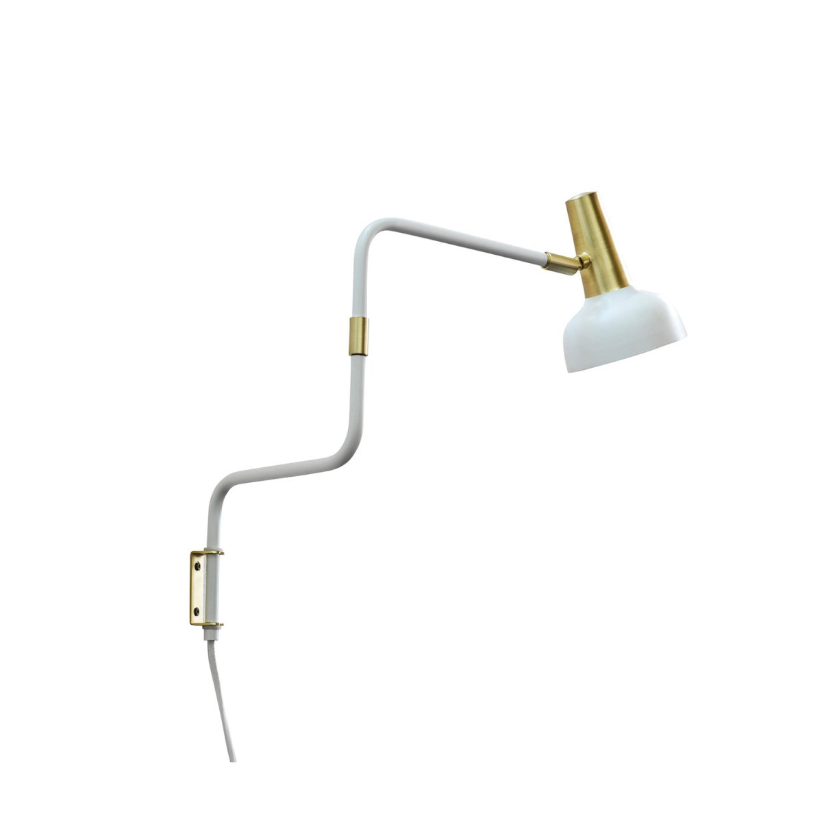 Ray Varm hvit leselampe Fra CO Bankeryd - Ray vegglampen kan med fordel brukes i stuen ved siden av en sofa eller lenestol, samt i en korridor eller over en skjenk, da den tilfører rommet et moderne preg.