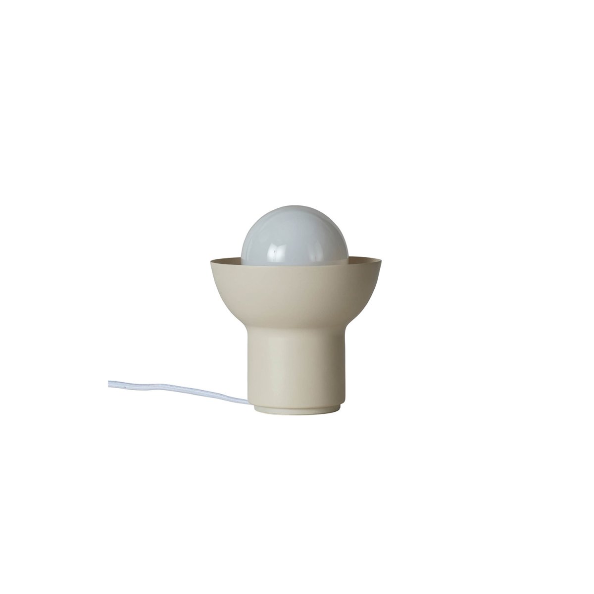 Up 13cm Lys beige bordlampe Fra CO Bankeryd - Up bordlampe har et ungdommelig og skandinavisk design hvor det stående lyset blir en dekorativ del av lampens form.