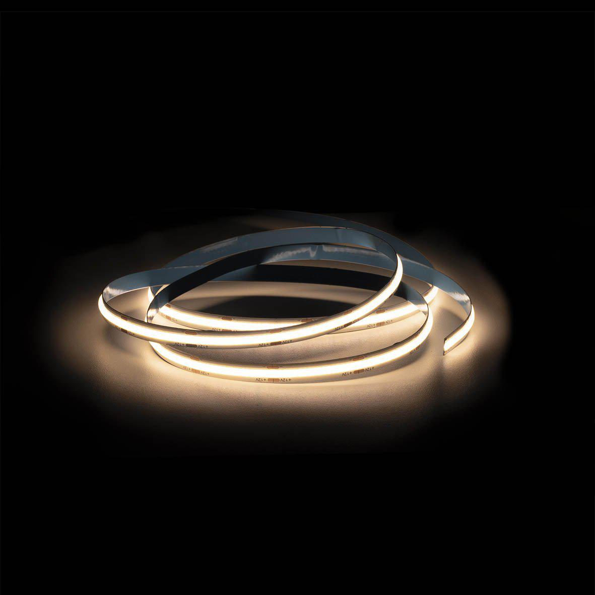 Cobby LED-list 12V 3000K 5m IP44 Fra Designlight - Dette er inkludert i pakkenCobby 12V LED-stripe IP44 (5 m)2 startkabler, 2 meter per kabelHurtigkontakter for sikker og stabil tilkobling til LED-stripenLED-stripen leveres komplett med to startkabler p&aring; 2 meter hver, utstyrt med n&oslash;ye utvalgte hurtigkontakter som minimerer risikoen for l&oslash;s kontakt.