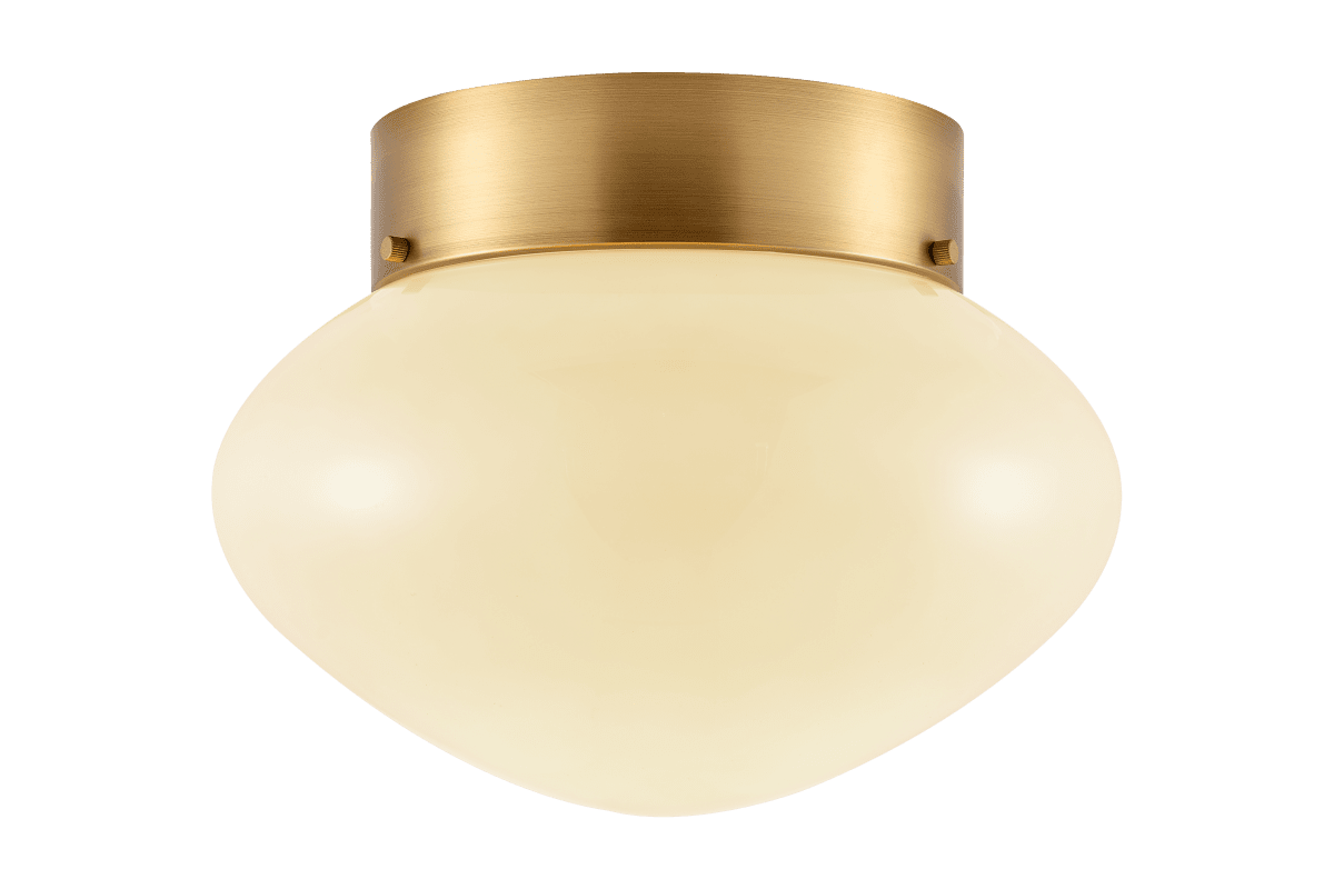 Zoom bilde av Veno Ø30 Antikk messing/beige plafond Fra Aneta Lighting - Den beige glassskjermen sprer et mykt og behagelig lys, mens metalldetaljene i antikk messingfinish gir lampen en elegant og tidl&oslash;s karakter.