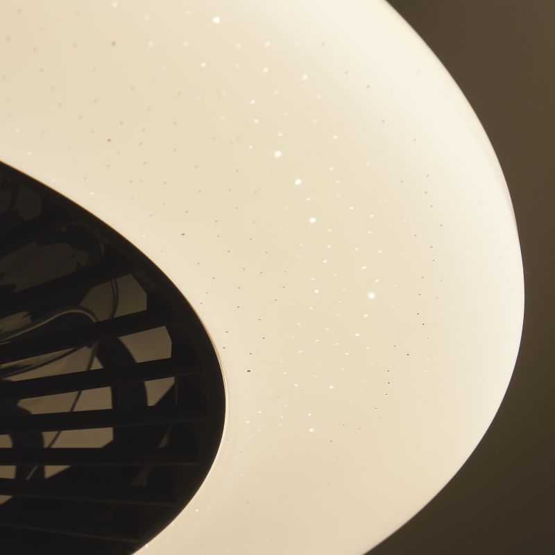 Salerno Ø58 Svart Fra Brilliant - Salerno er en moderne takvifte med integrert LED-belysning som kombinerer stilig design med smart funksjonalitet.