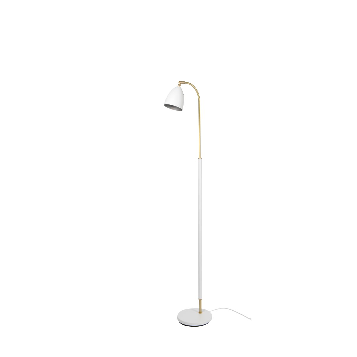 Deluxe Hvit/messing gulvlampe Fra Belid - Deluxe gulvlampe er en elegant og tidl&oslash;s lampe i hvitt og messingfarget metall.