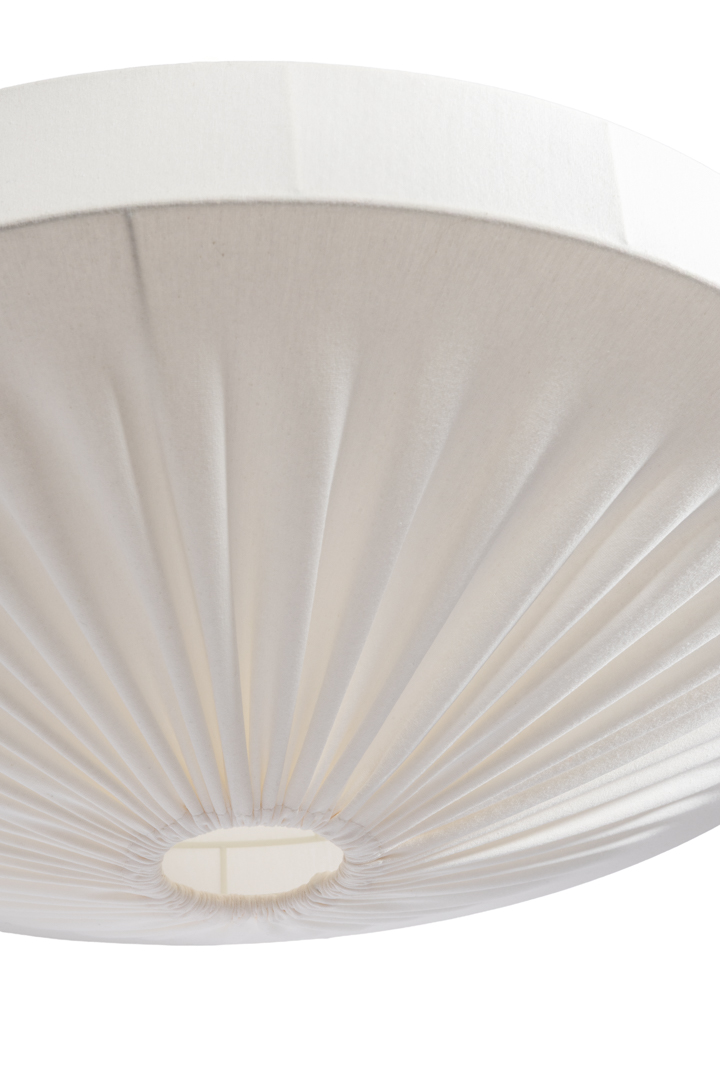 Alba Skjerm Ekskl. Oppheng Ø78 Hvit Taklampe Fra Alde & Lind - Alba er en myk og dekorativ lampeskjerm med metallramme og hvitt tekstil i elastisk jersey.