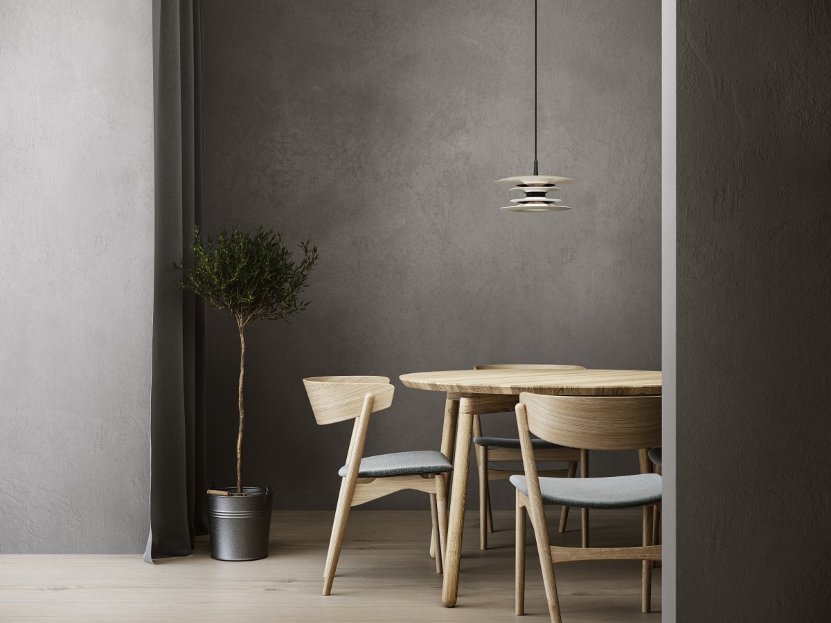 Diablo Ø30 Sand/bronse Taklampe Fra Belid - Diablo-pendelen er en del av den eksklusive Diablo-familien, designet av Joakim Fihn, og er ogs&aring; tilgjengelig som gulv-, bord- og vegglampe.