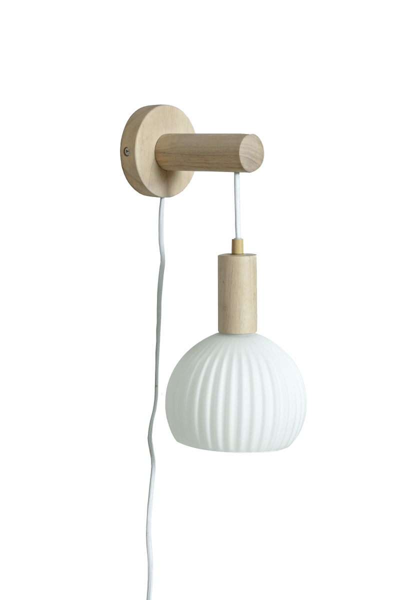 Lapponia 35cm Hvit vegglampe Fra Aneta Lighting - Lapponia vegglampe i glass og hvitoljet treverk gir hjemmet ditt en naturlig og koselig følelse.