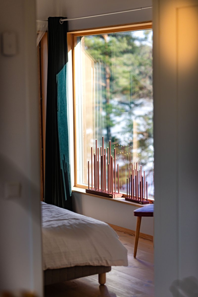 Elflugan Grande Oksidrød Fra SMAK Design - Proporsjoner og farger er beholdt, og en dimmer med innebygd transformator er lagt til.