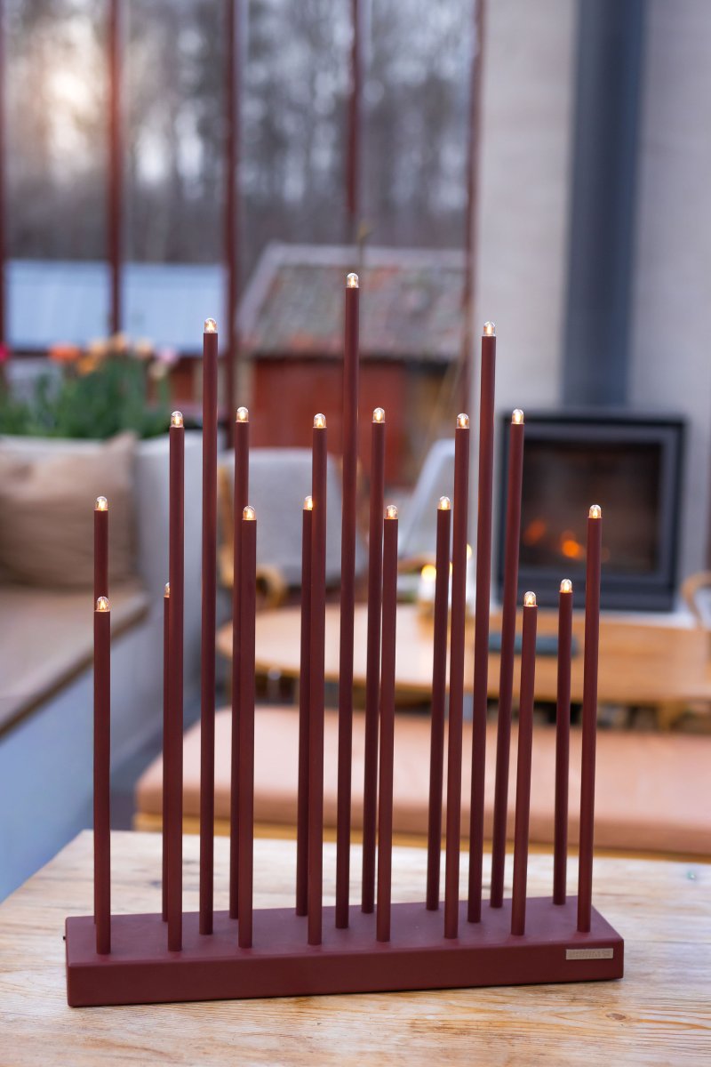 Elflugan Grande Oksidrød Fra SMAK Design - Proporsjoner og farger er beholdt, og en dimmer med innebygd transformator er lagt til.