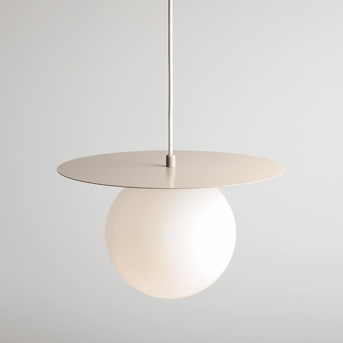 Loop Ø34 Beige Taklampe Fra Artera - Den runde kuppelen i opalt glass har en diameter på 20cm og skaper en fin spredning av lys i rommet.