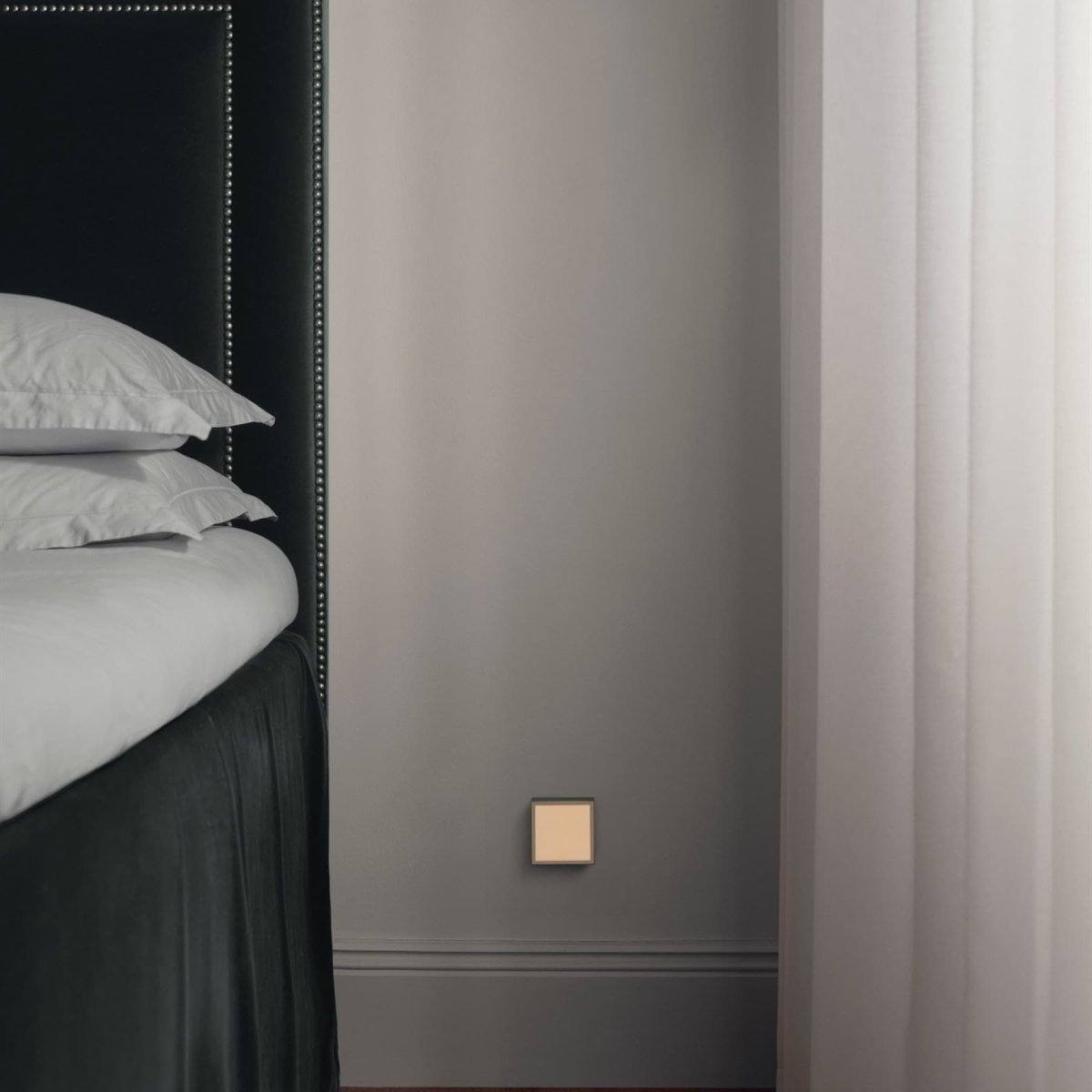 LAMP 1 - EU Grønn Fra Avolt - Denne hendige lille lampen kobles direkte til stikkontakten (230V) og er perfekt som nattlampe eller stemningsbelysning i gangen, soverommet eller andre rom der du &oslash;nsker et mykt lys.