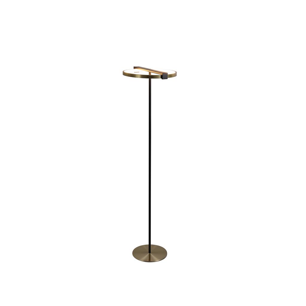 Aerial Messing/svart gulvlampe Fra Searchlight - Aerial er en elegant og moderne gulvlampe med stilige kontraster i sateng messingfinish og svart metall.