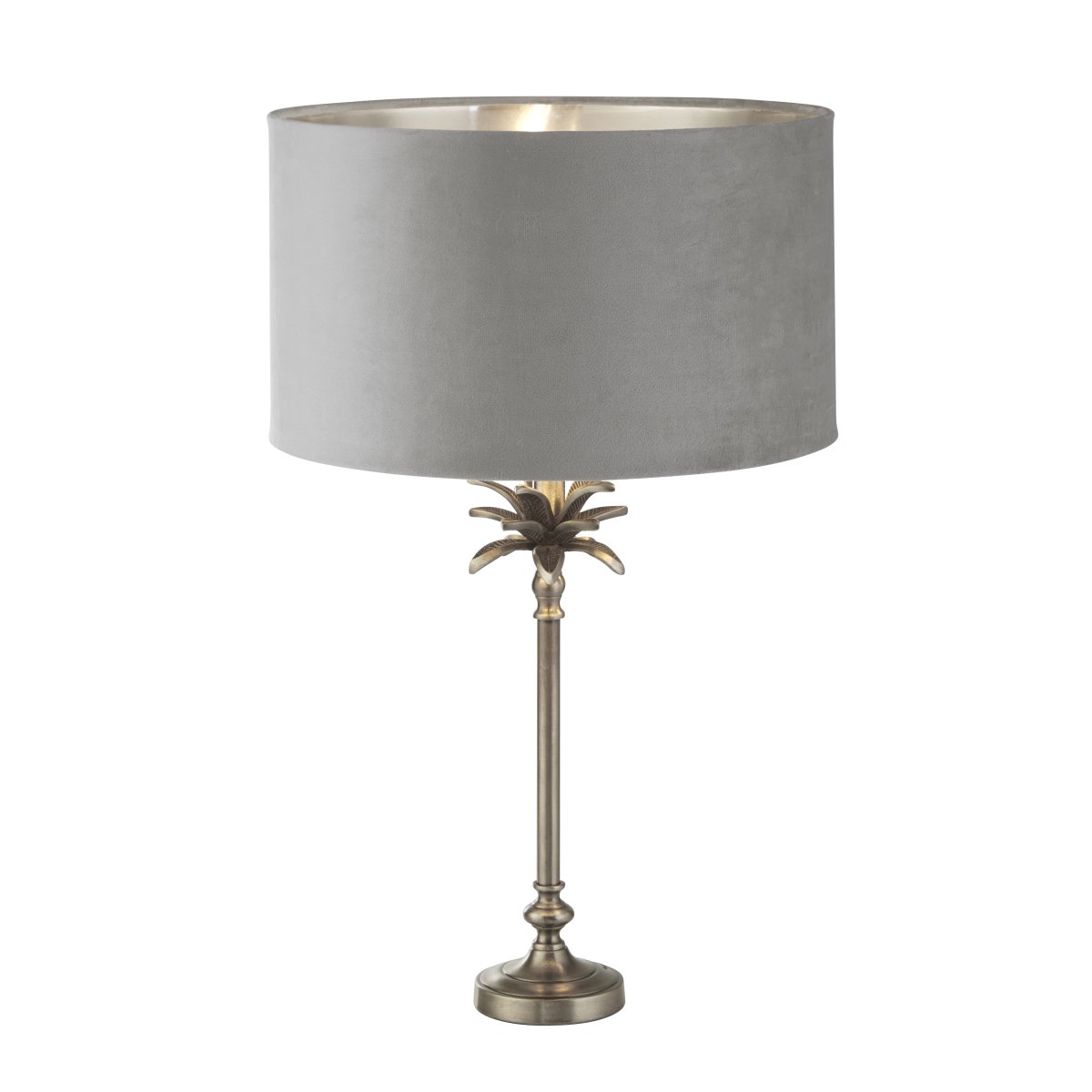 Palm 45cm Grå bordlampe Fra Searchlight - Dens grå og antikke nikkelfinish utstråler varme og rikdom, og skaper et fengslende fokuspunkt i rommet ditt.