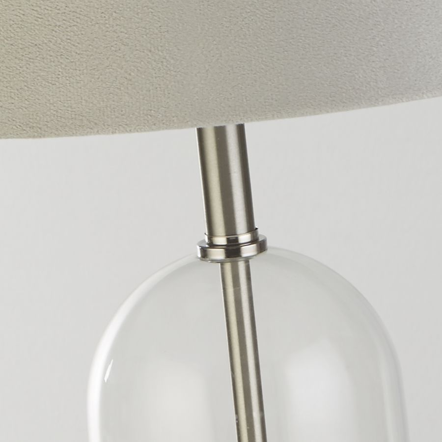 Oxford 44cm Grå bordlampe Fra Searchlight - Oxford bordlampe kombinerer klassisk design med moderne stil p&aring; en s&oslash;t m&aring;te.