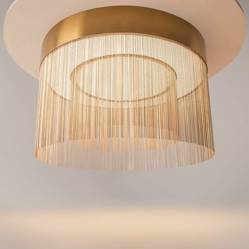 Imaginary Ø55 Gull plafond Fra Maytoni - Imaginary er en elegant taklampe i metall med en luksuri&oslash;s gullfinish og dekorative kjededetaljer som skaper et mykt og eksklusivt inntrykk.