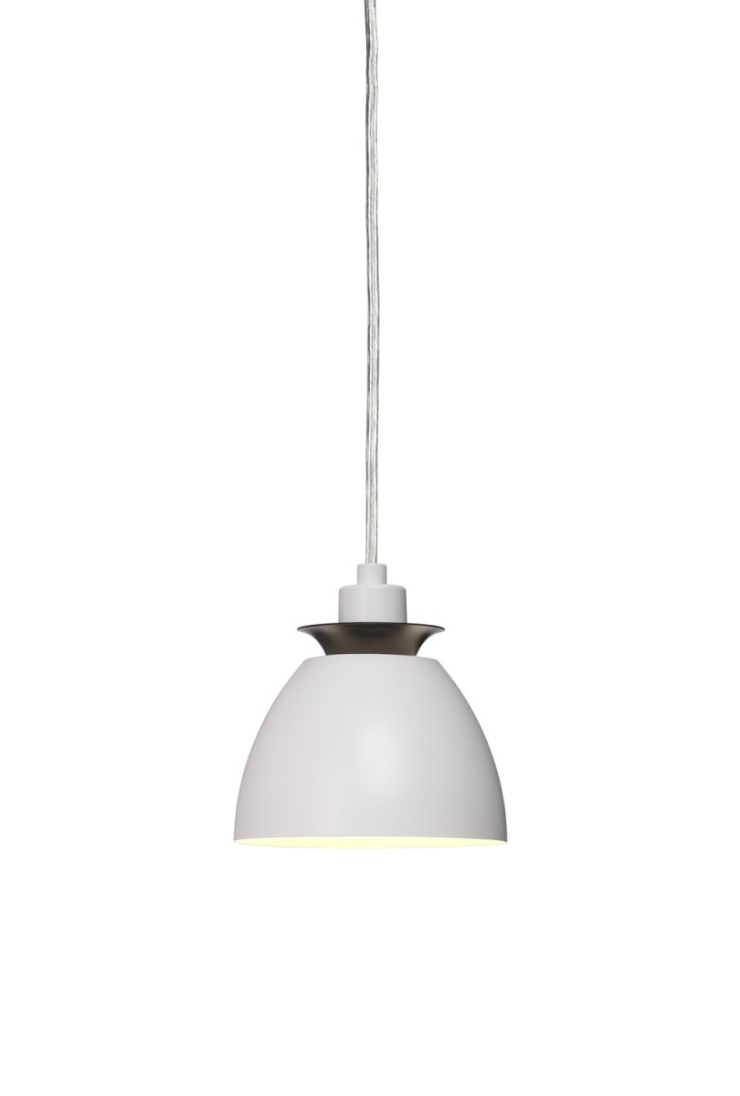 Zoom bilde av Polo Ø12 Hvit vinduslampe Fra Cottex - Polo vinduslampe i metall er en elegant og stilig lampe som gir et klassisk uttrykk.