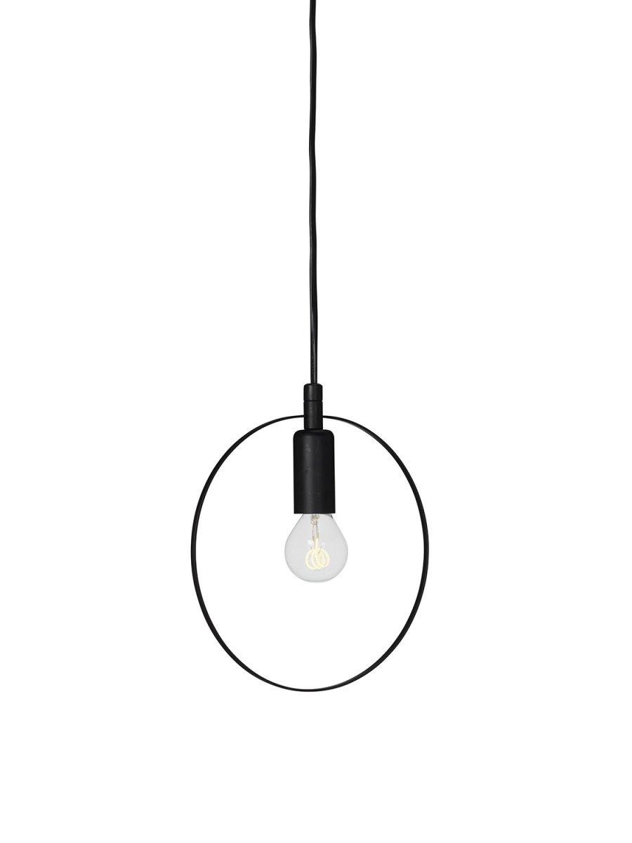 Spartan ringo Ø20 Svart vinduslampe Fra Cottex - Spartan Ringo vinduslampe i metall er en minimalistisk og moderne lampe som gir et stilig uttrykk til hjemmet ditt.