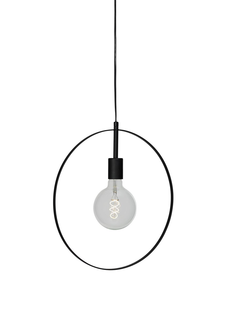 Spartan ringo Ø40 Svart vinduslampe Fra Cottex - Spartan Ringo vinduslampe i metall er en minimalistisk og moderne lampe som gir et stilig uttrykk til hjemmet ditt.