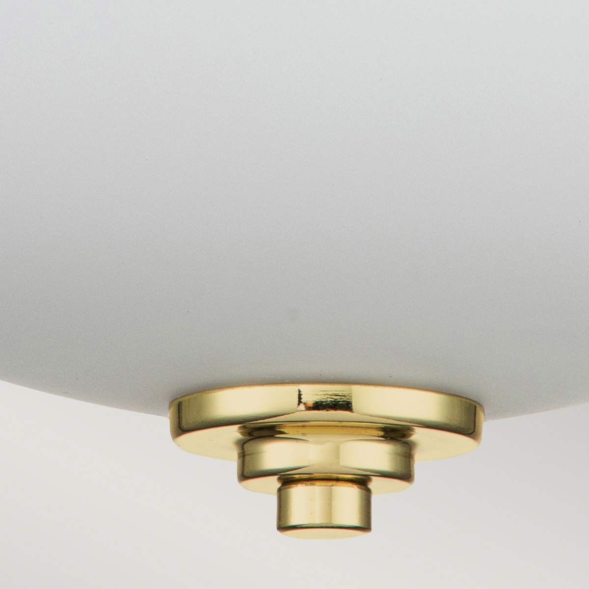 Malibu Ø34 Polert messing baderomslampe Fra Elstead Lighting - Malibu plafond i polert messing er en elegant og allsidig taklampe som passer både klassisk og moderne interiør.