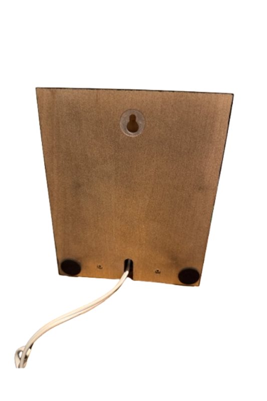 Wallight LED 28cm Svart Fra Frilight - Den svarte finishen gir et stilig og moderne preg, mens den integrerte belysningen fremhever detaljene i kunstglasset ditt på en vakker måte.