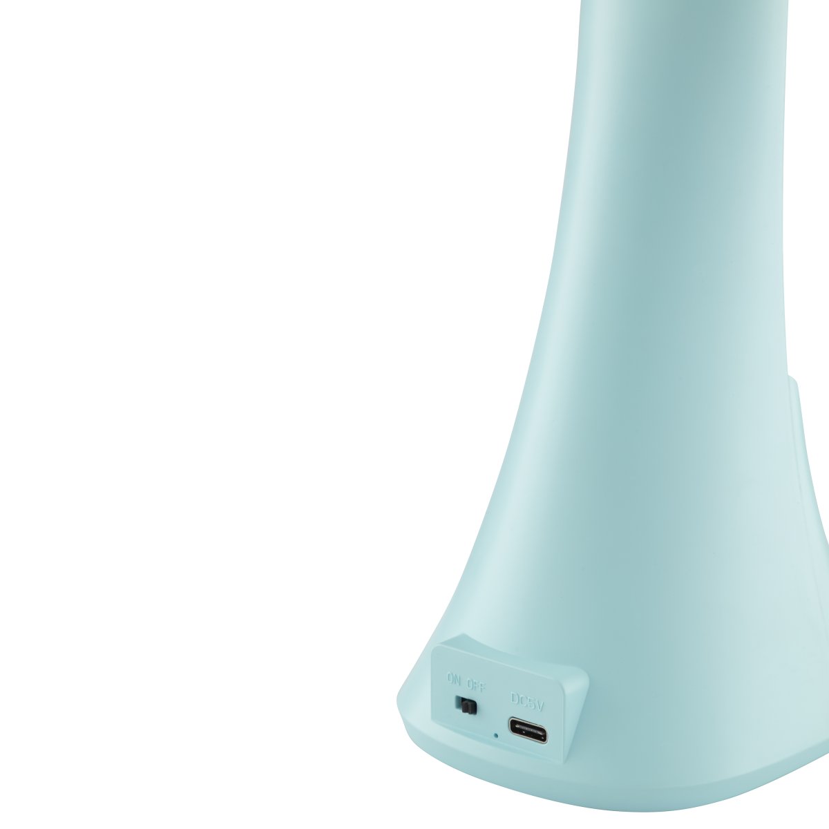 Idana 37cm Blå barnelampe Fra Brilliant - I tillegg har lampen en praktisk USB-C-kontakt integrert i sokkelen, noe som gj&oslash;r det mulig &aring; lade eksterne enheter, for eksempel en mobiltelefon eller et nettbrett, direkte via lampen &ndash; perfekt for &aring; holde skrivebordet organisert.