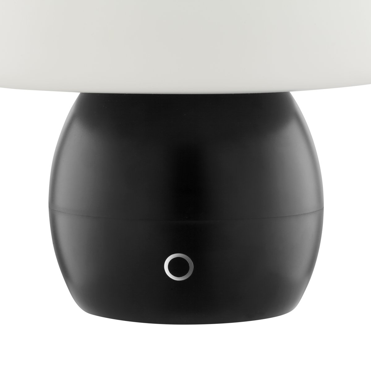 Dupos 22cm Svart bærbar Fra Brilliant - Dupos er en moderne og praktisk bordlampe i hvitt glass og en svart plastbase, designet i et soppinspirert design som gjør den til et dekorativt element i alle typer interiører – fra soverom til stuer, kjøkken eller terrasser.