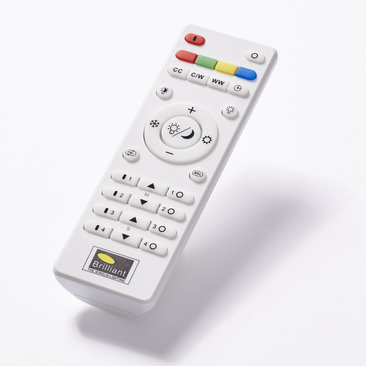 Lucian Ø40 Hvit plafond Fra Brilliant - LED-panelet omfavnes av den klare skjermen med sm&aring; prismer, som skaper et vakkert lysm&oslash;nster i rommet n&aring;r lampen er p&aring;.