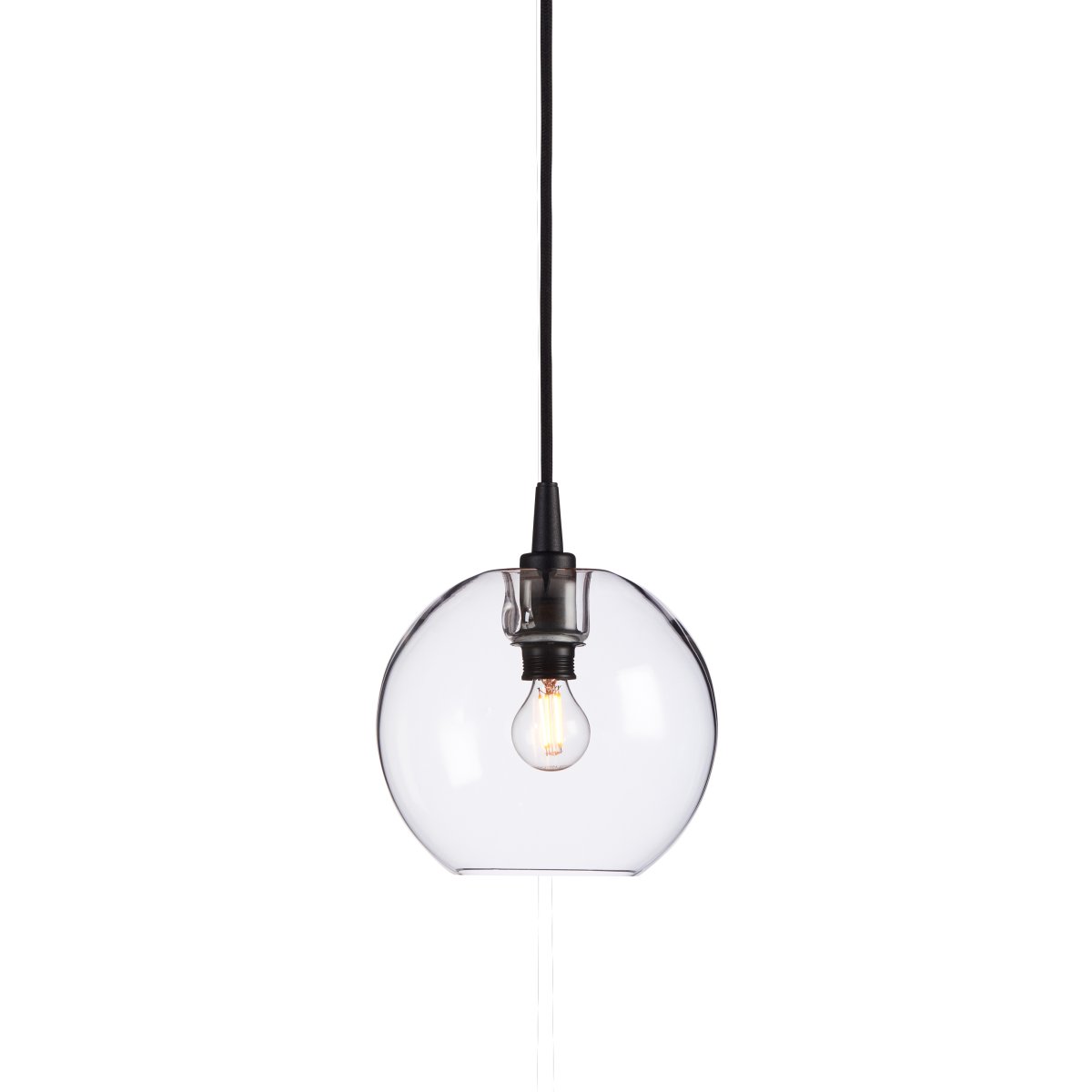 Gloria Ø20 Gjennomsiktig/svart Taklampe Fra Belid - Gloria er en sofistikert taklampe som kombinerer tidl&oslash;s eleganse med moderne design.