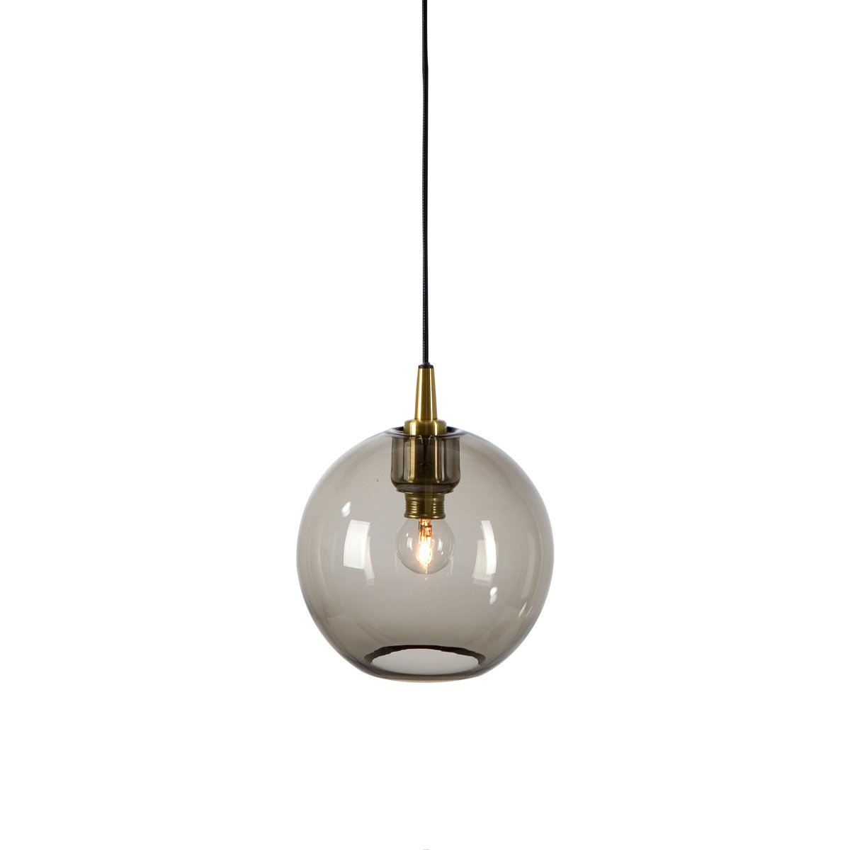 Gloria Ø20 Røkt/messing Taklampe Fra Belid - Gloria er en elegant og grasi&oslash;s taklampe med en r&oslash;kt glasskuppel p&aring;; en ramme i messingfarget metall.