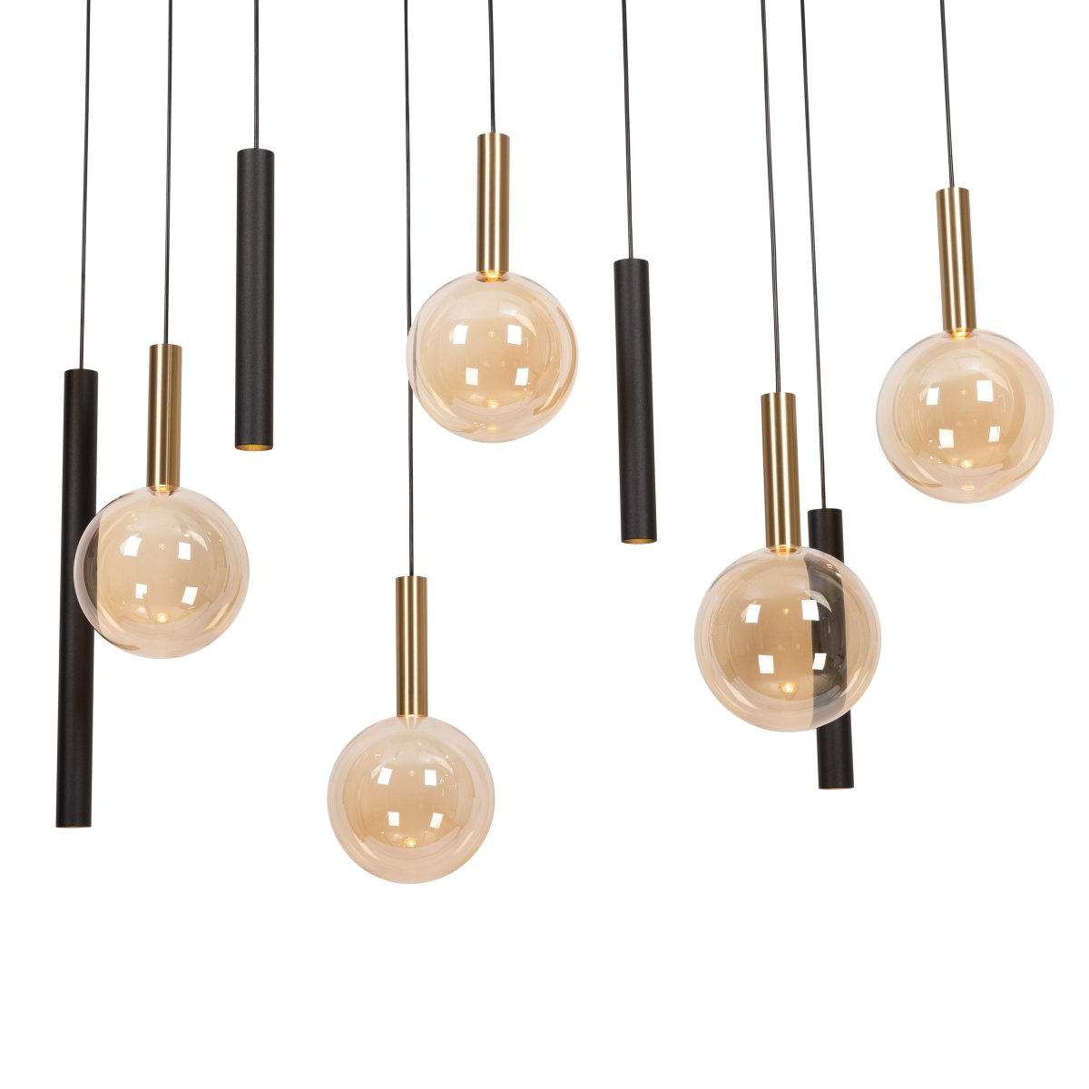 Josiane 143cm Svart Taklampe Fra Lucide - Denne uttrykksfulle lampen i svart metall og messingdetaljer kombinerer moderne design med finesse og blir et imponerende innslag over lange spisebord eller kj&oslash;kken.