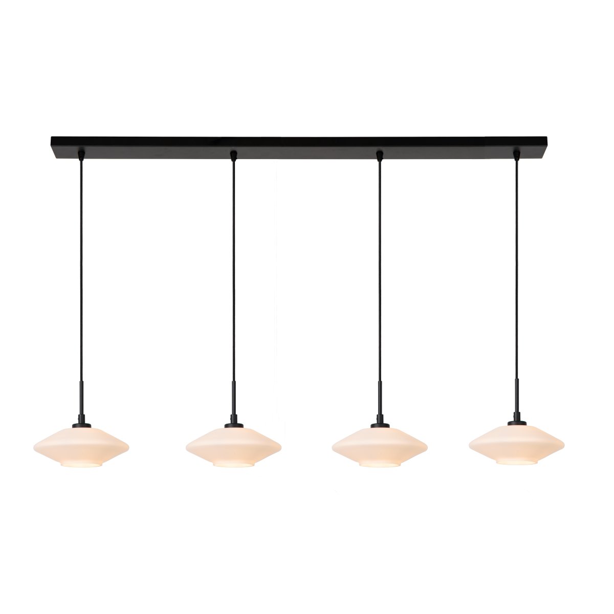Trevor 125cm Hvit Taklampe Fra Lucide - De fire dekorative opalglasskjermene sprer et fint lys i rommet og skaper en varm atmosf&aelig;re.