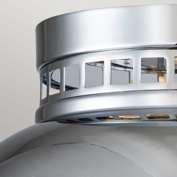 Amelia Ø32 Krom plafond Fra Elstead Lighting - Amelias klassiska plafonddesign f&ouml;rnyar vintage-detaljer med en gjuten glasdiffusor, en gjuten metallram i polerad krom och dekorativa sp&auml;nnen.