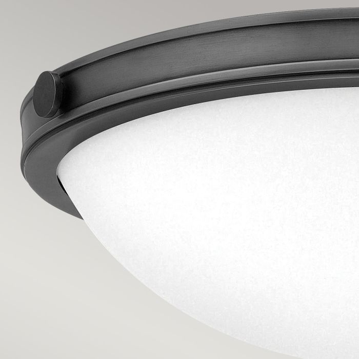 Collier Ø35 Svart plafond Fra Elstead Lighting - Lampens detaljer som knotter, hengsler og ramme i sort finish skaper et sofistikert uttrykk som f&oslash;les b&aring;de moderne og tidl&oslash;st.