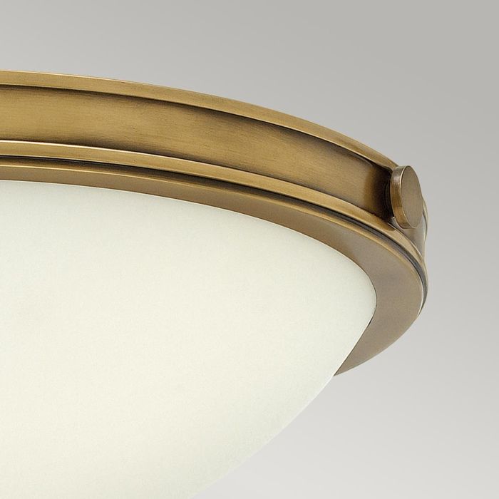 Collier Ø35 Antikk messing plafond Fra Elstead Lighting - Gjutna knappar, g&aring;ngj&auml;rn och st&auml;nger i en finish av klassisk m&auml;ssing ger en sofistikerad elegans som &auml;r b&aring;de modern och tidl&ouml;s.