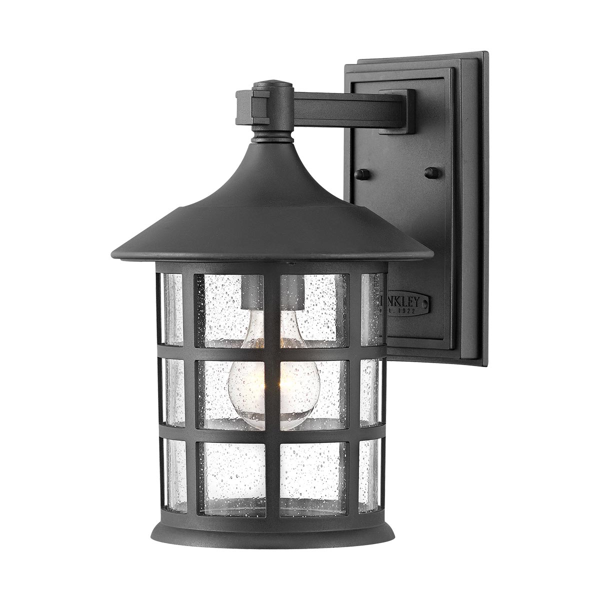 Freeport 30cm Svart utendørslampe Fra Elstead Lighting - Med en IP44-klassifisering er Freeport beskyttet mot regn og fuktighet, noe som gjør den ideell for innganger, fasader og uteplasser.