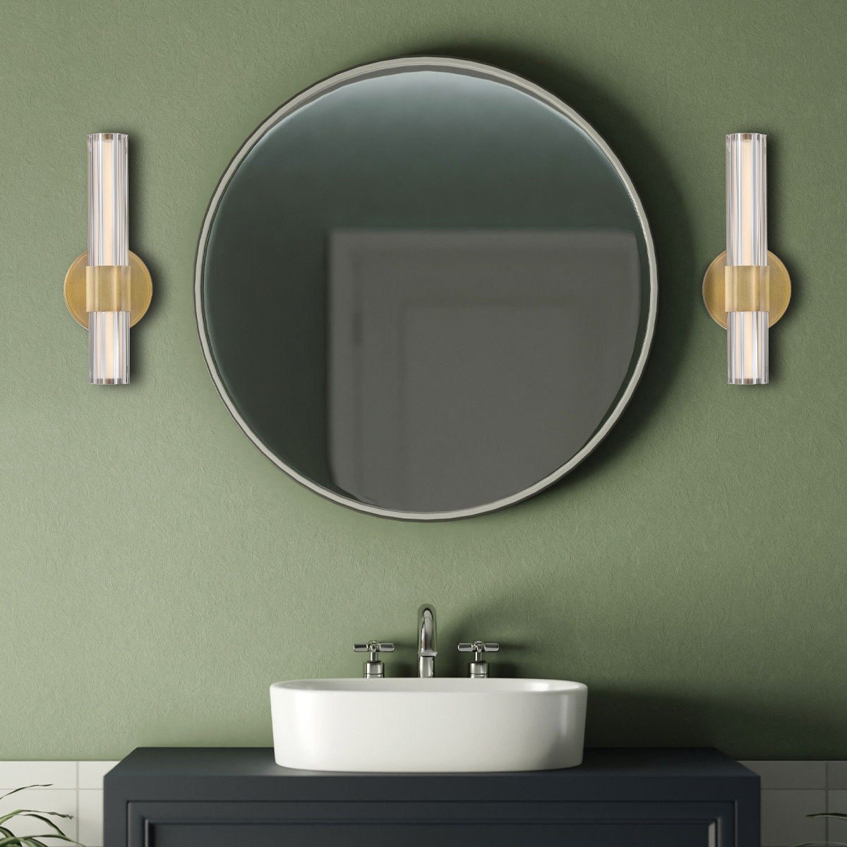 Georgette 35cm Messing baderomslampe Fra Elstead Lighting - Georgette er en elegant vegglampe til badet med et dekorativt og symmetrisk design.
