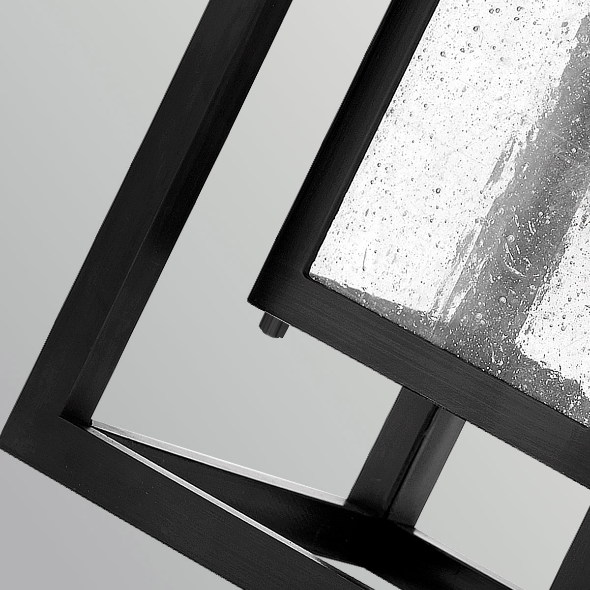 Republic 40cm Svart utendørslampe Fra Elstead Lighting - Republic er IP44-klassifisert for utend&oslash;rs bruk og er egnet for for eksempel inngangspartier, terrasser eller langs fasaden.