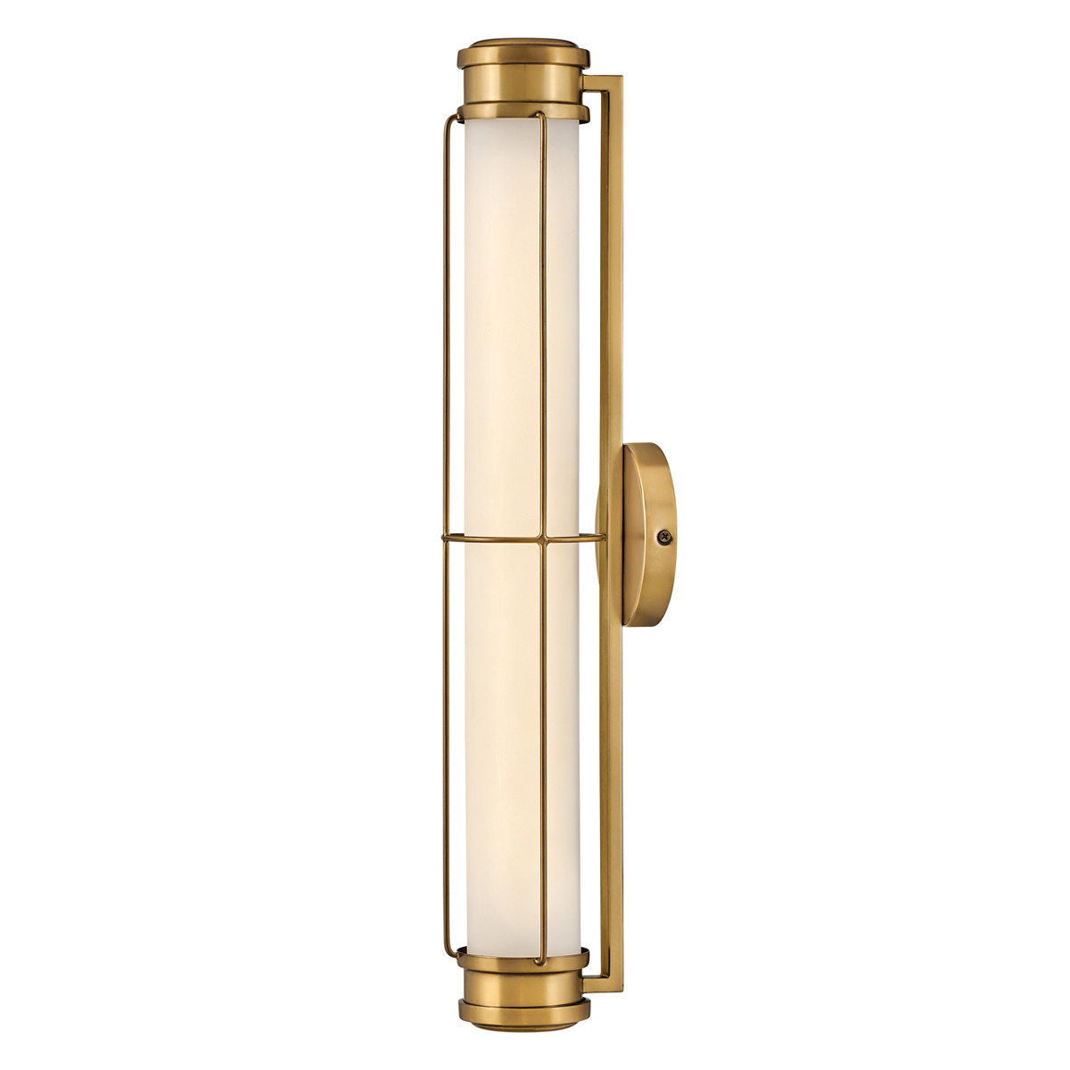 Saylor 60cm Messing baderomslampe Fra Elstead Lighting - Lampen er laget av metall med en varm messingfinish og har et avlangt opalglass som sprer et jevnt og fint lys.
