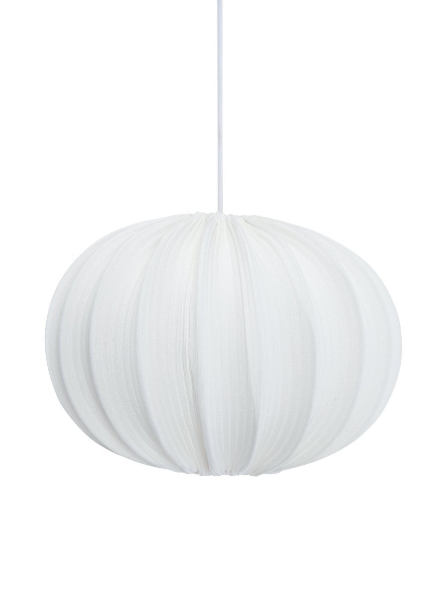 Hilma Skjerm Ø40 Ekskl. Oppheng Off-white Taklampe Fra PR Home - Bruk heller en opal lyskilde som f&aring;r lyset til &aring; flyte fint gjennom hele skjermen.