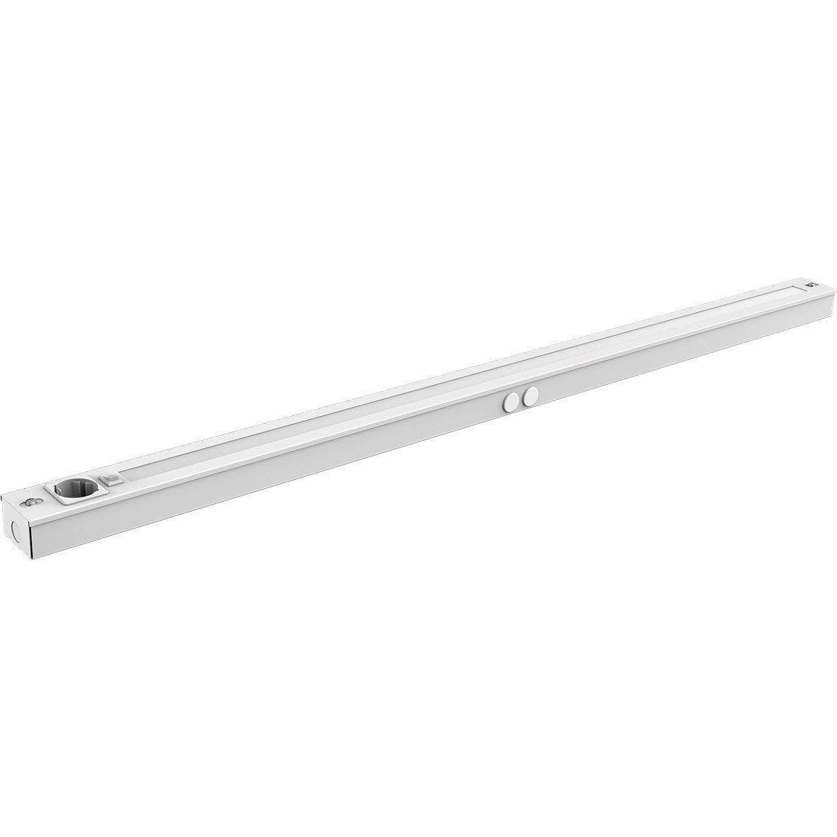 Bänky m. uttag 118cm Hvit Fra Designlight - Denne modellen er 580 mm lang og gir et kraftig, jevnt lys med en effekt p&aring; 10 W og en lysstr&oslash;m p&aring; 2000 lumen, ideell for &aring; lyse opp hele benkflaten.