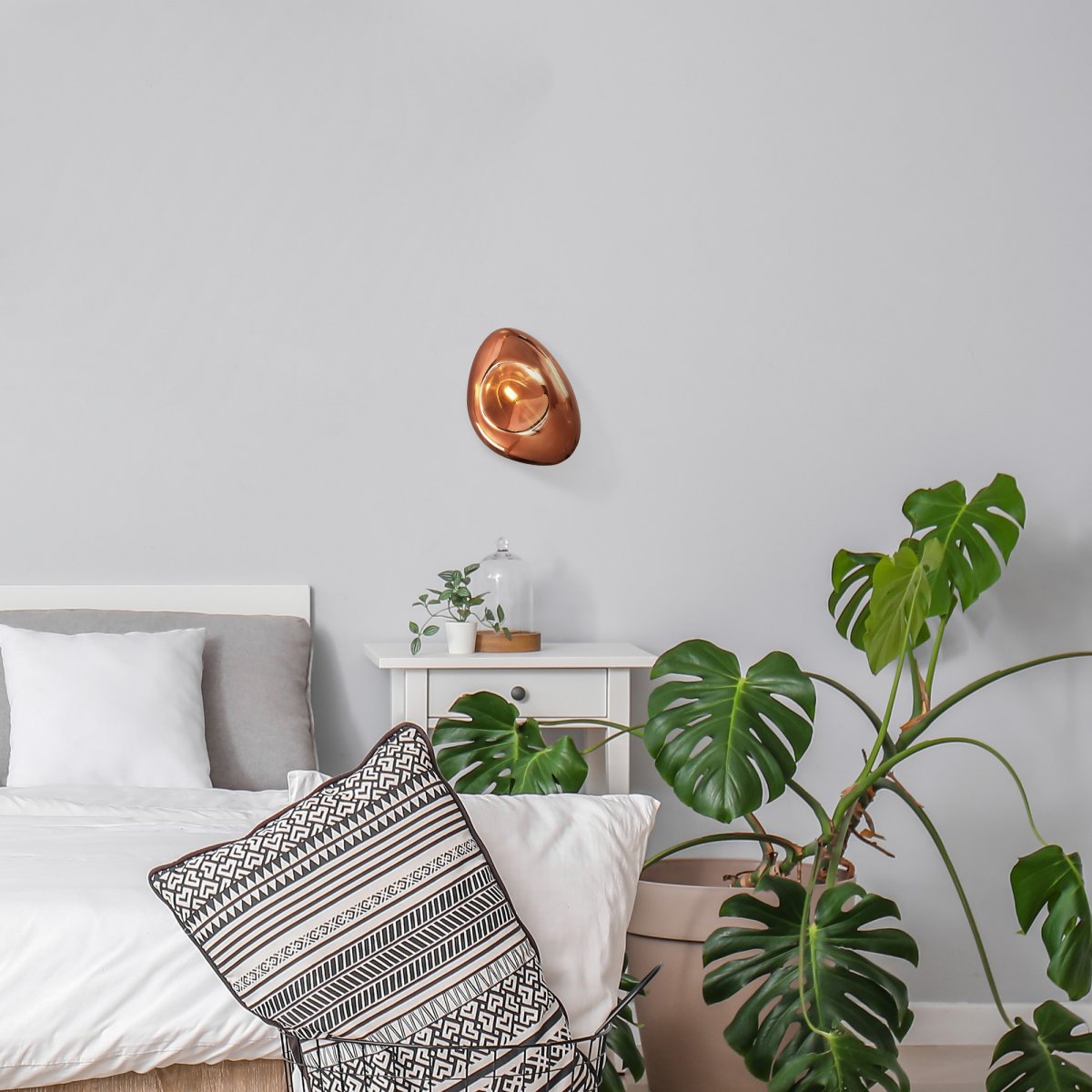 Mabell 28cm Kopper vegglampe Fra Maytoni - Denne lampen skaper et varmt og innbydende lyspunkt, og ved &aring; plassere flere i en gruppe p&aring; veggen kan du lage et stilig kunstverk som kombinerer funksjon og estetikk.