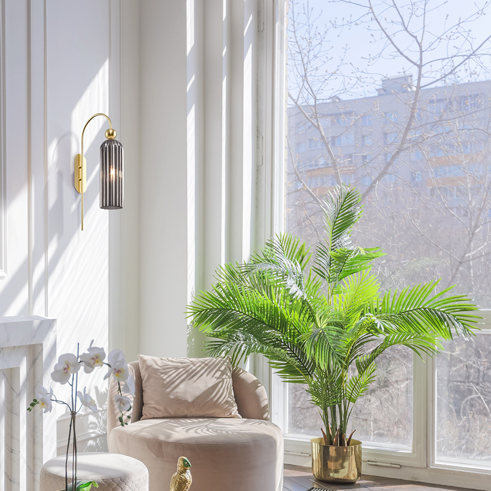 Antic 54cm Røyk vegglampe Fra Maytoni - Den riflede glasskoppen sprer en varm og behagelig glød, som skaper en innbydende atmosfære i alle rom.