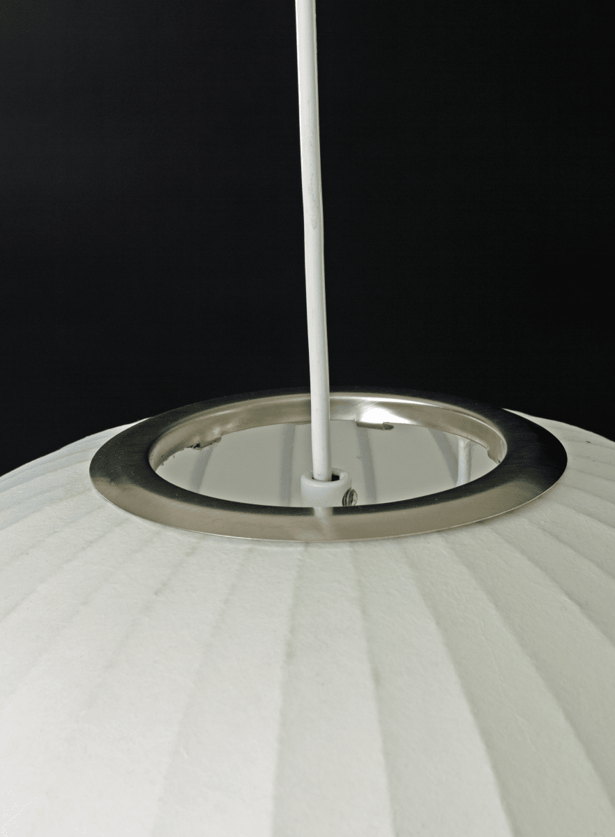 Kanoa Ø40 Hvit Taklampe Fra Aneta Lighting - N&aring;r lampen er p&aring;, sprer et behagelig lys seg gjennom stoffet og bidrar til en varm og koselig f&oslash;lelse i rommet.