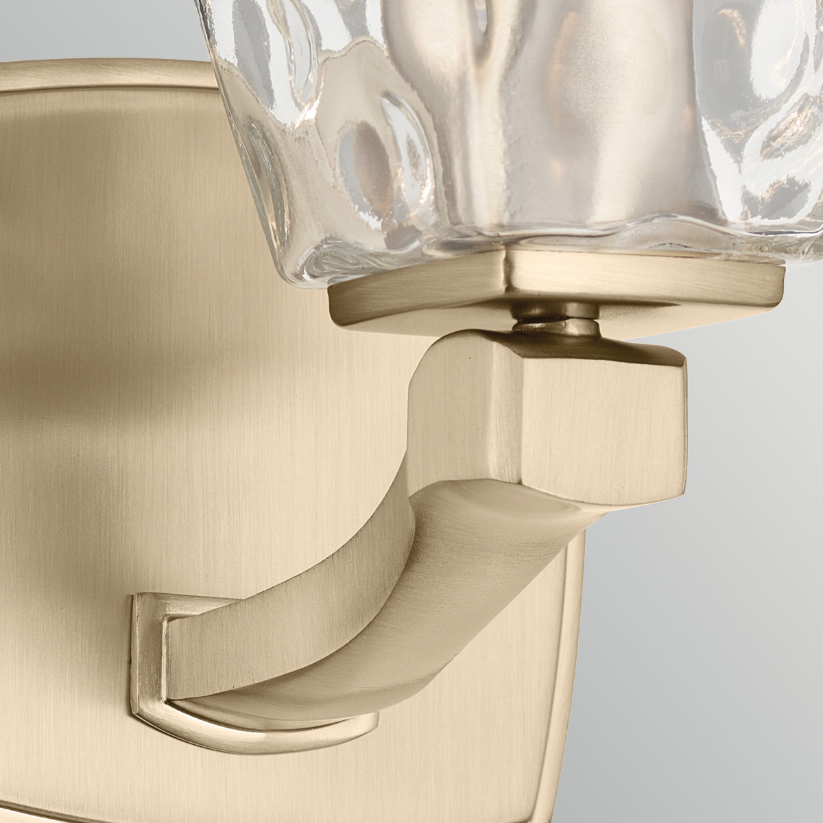 Marant 24cm Bronse baderomslampe Fra Elstead Lighting - Marant er en elegant vegglampe til badet med et stilig og eksklusivt design.