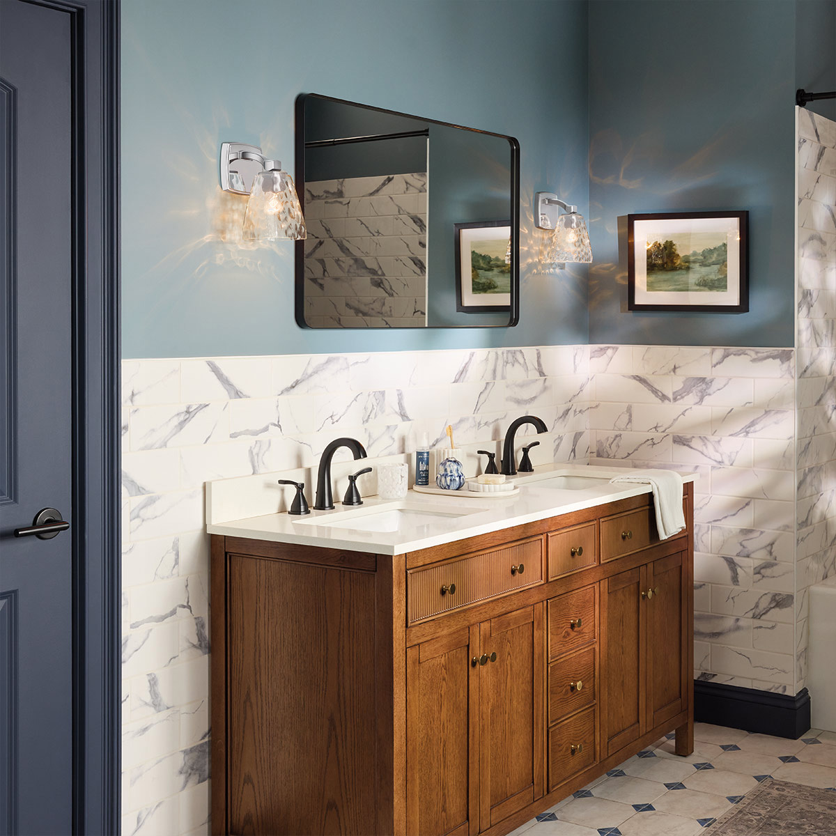 Marant 24cm Krom baderomslampe Fra Elstead Lighting - Marant er en elegant vegglampe til badet med et stilig og eksklusivt design.