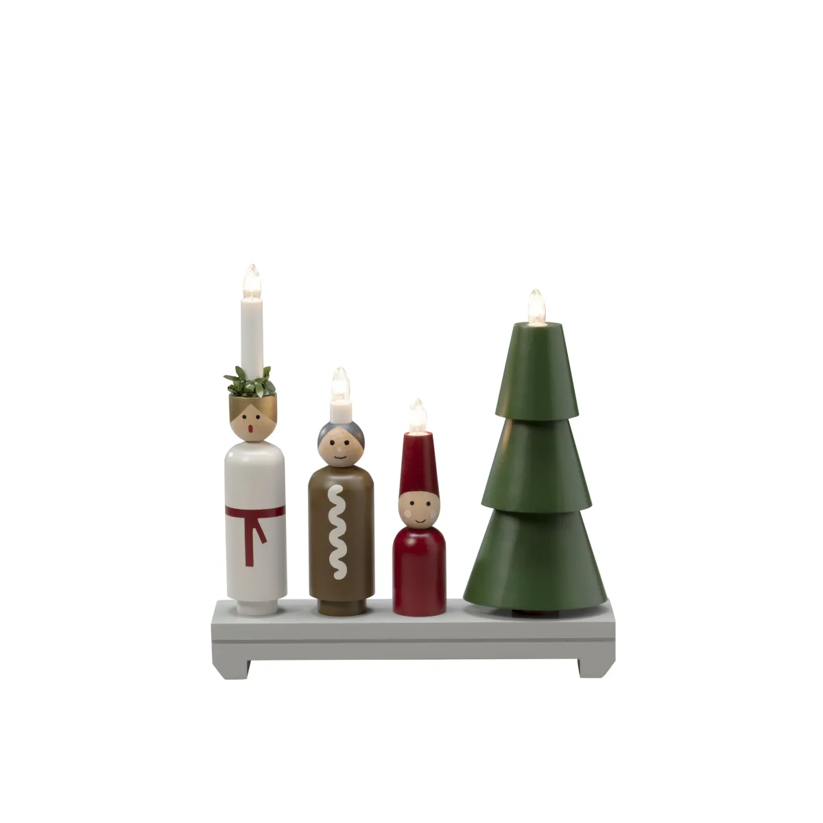 Adventsstake Lucia Flerfarget Fra Konstsmide - De fire lysene sprer en varm og behagelig gl&oslash;d, mens den detaljerte luciaen skaper en morsom og hjemmekoselig atmosf&aelig;re.