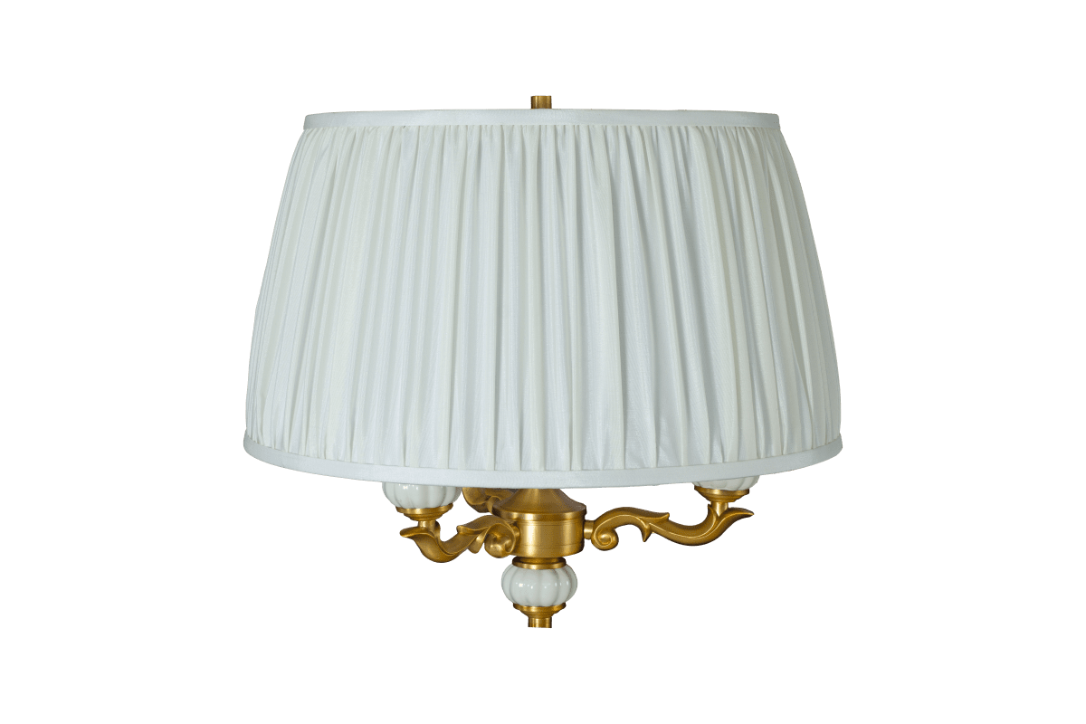 Toulouse Gull gulvlampe Fra Aneta Lighting - Toulouse-gulvlampen har et klassisk og elegant uttrykk med dekorative detaljer og en vakker gullfinish.