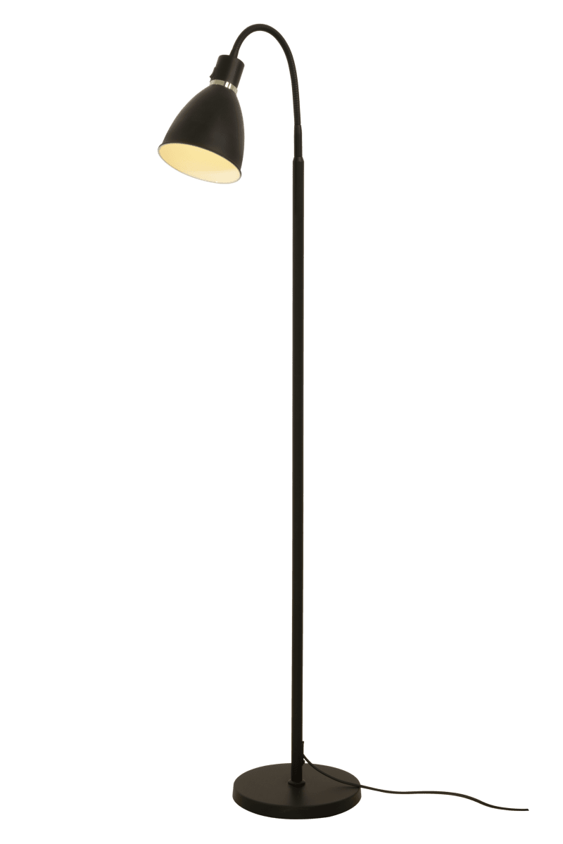 Idre 1 Svart gulvlampe Fra Aneta Lighting - Idre er en stilig gulvlampe i matt sort metall med en elegant dekorativ ring i krom.