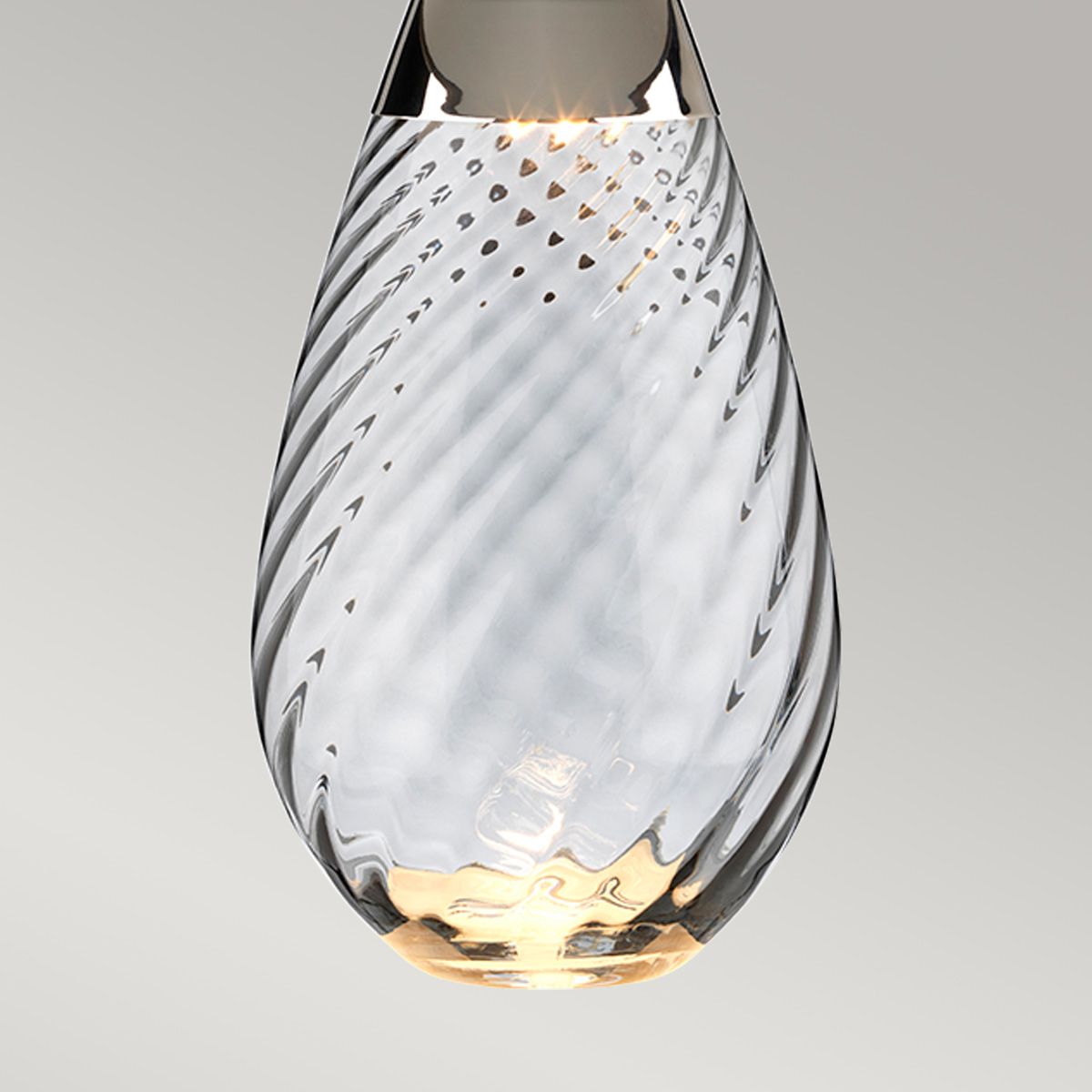 Lena 74cm Hvit/røyk bordlampe Fra Elstead Lighting - Sk&auml;rmen &auml;r av satinmjuk textil i en offwhite f&auml;rg med en matt silverlaminerad insida.