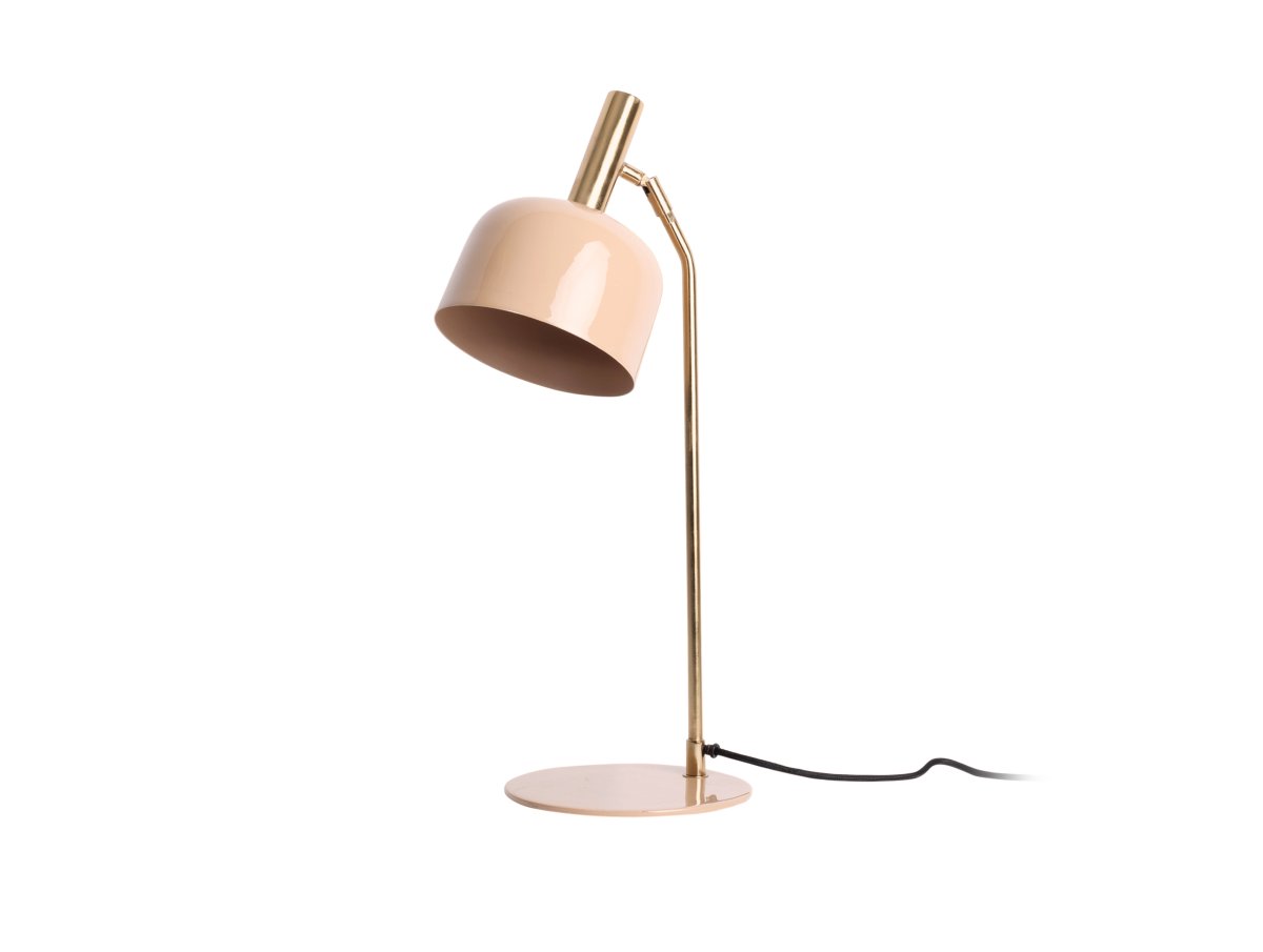 Smart 56cm Beige skrivebordslampe Fra Leitmotiv - Den skinnende, emaljerte overflaten i en myk beige skjerm sammen med elegante gulldetaljer gir lampen et unikt og iøynefallende uttrykk.