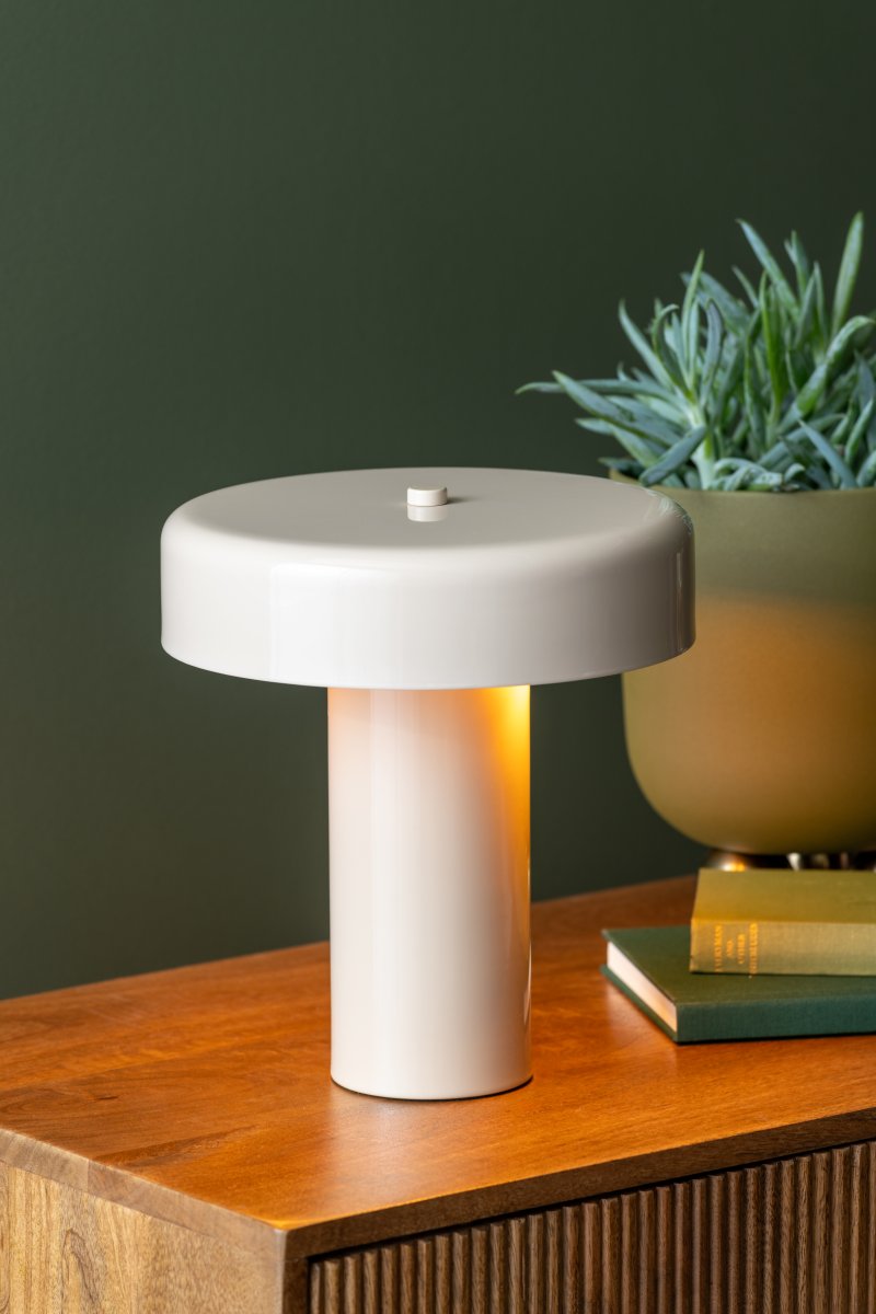 Riqueza Palo 26cm Greige bordlampe Fra Leitmotiv - Riqueza Palo er en stilig bordlampe laget av metall med en blank overflate i en lys grå skjerm.